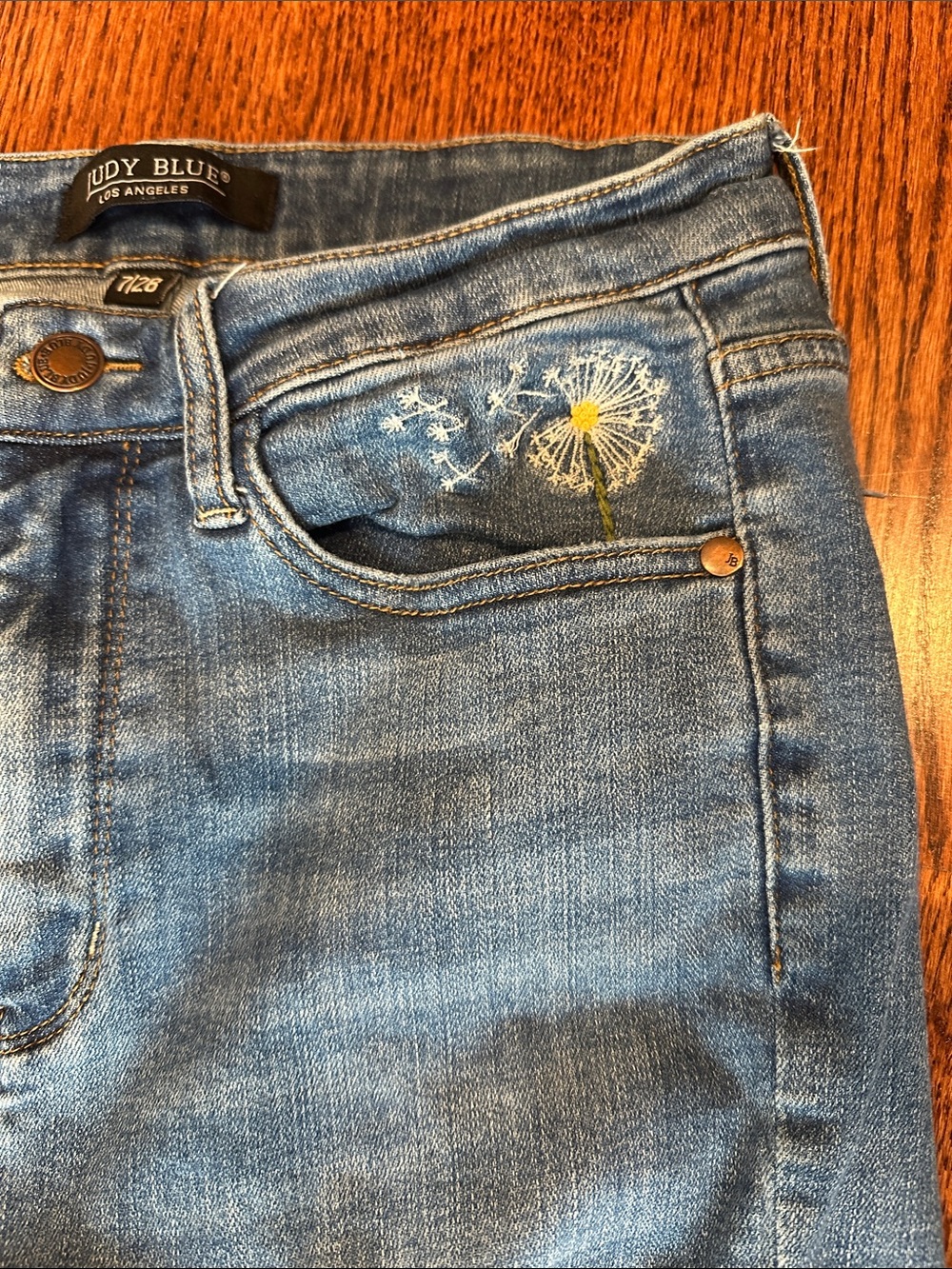 Judy Blue Medium Blue High-Rise Jeans with Dandelion Embroidery